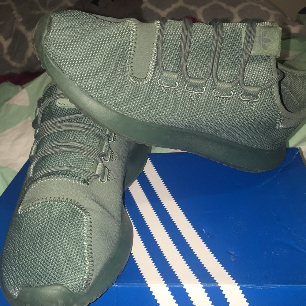 Tubular Shadow J Adidas size 7 us
